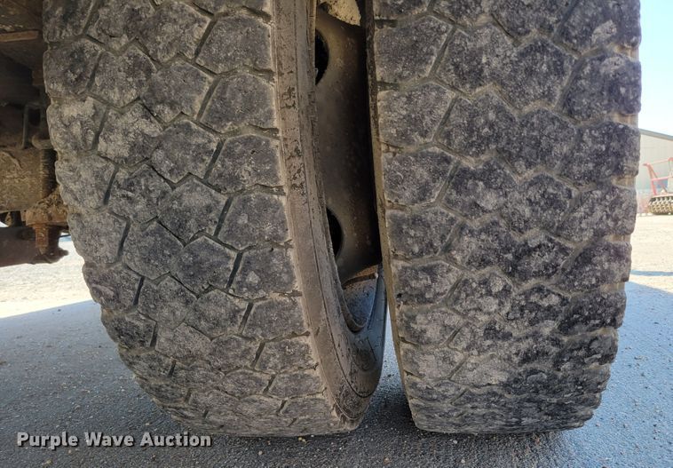 image for item DM8046 2011 Ford F550 Super Duty XL  SuperCab bucket truck