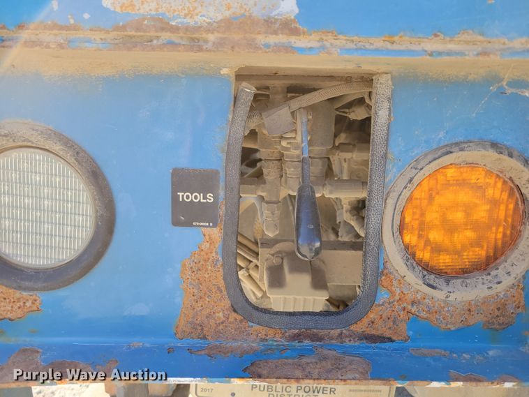 image for item DM8047 2009 International WorkStar 7500  digger derrick truck