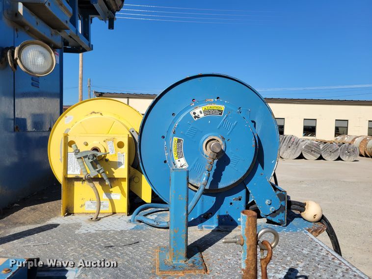 image for item DM8047 2009 International WorkStar 7500  digger derrick truck