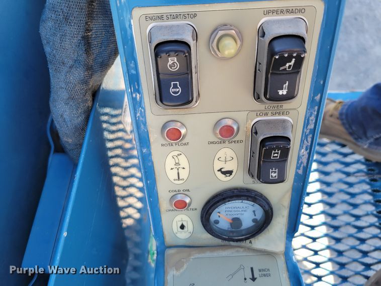 image for item DM8047 2009 International WorkStar 7500  digger derrick truck