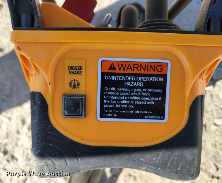 image for item DM8047 2009 International WorkStar 7500  digger derrick truck