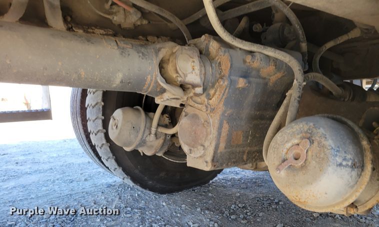 image for item DM8047 2009 International WorkStar 7500  digger derrick truck