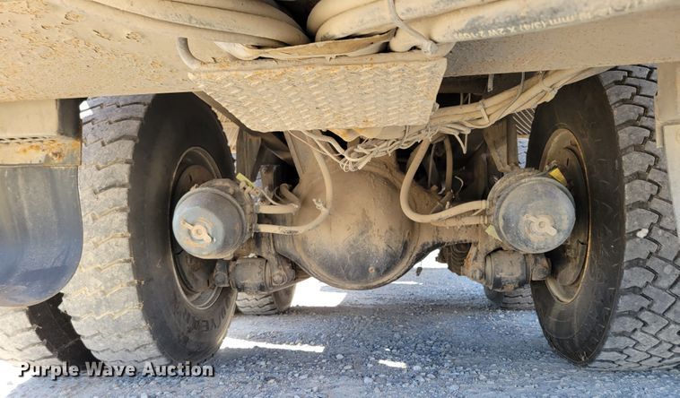 image for item DM8047 2009 International WorkStar 7500  digger derrick truck