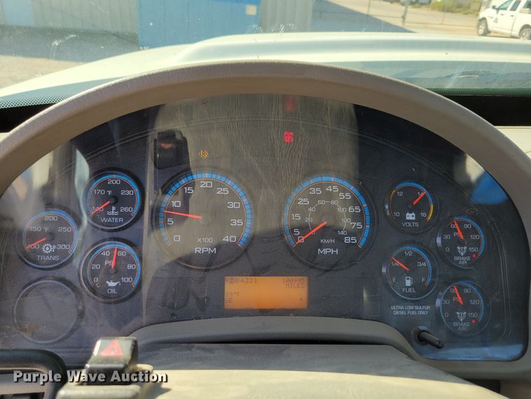 image for item DM8047 2009 International WorkStar 7500  digger derrick truck