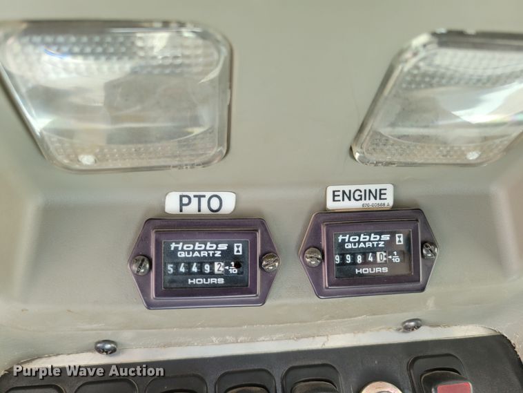 image for item DM8047 2009 International WorkStar 7500  digger derrick truck