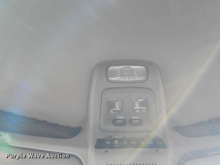 image for item DM8047 2009 International WorkStar 7500  digger derrick truck