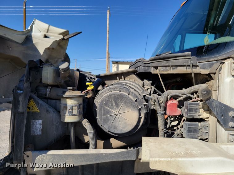 image for item DM8047 2009 International WorkStar 7500  digger derrick truck