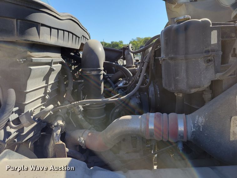 image for item DM8047 2009 International WorkStar 7500  digger derrick truck