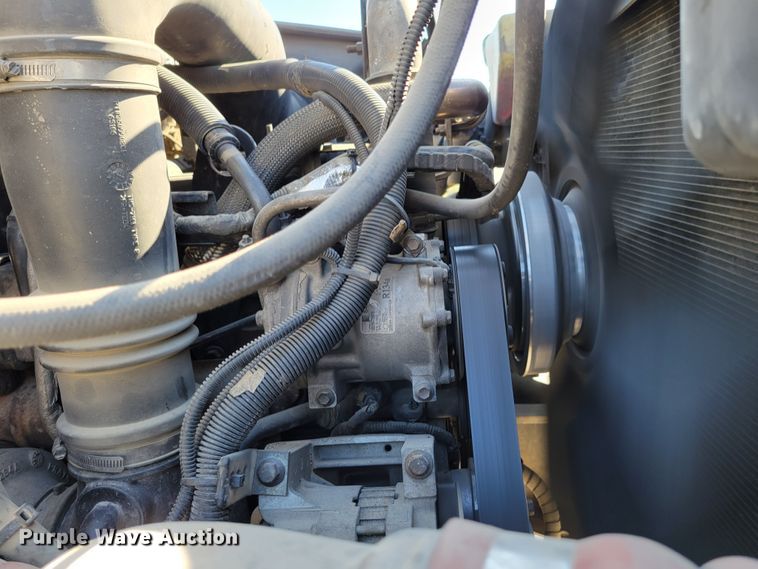 image for item DM8047 2009 International WorkStar 7500  digger derrick truck