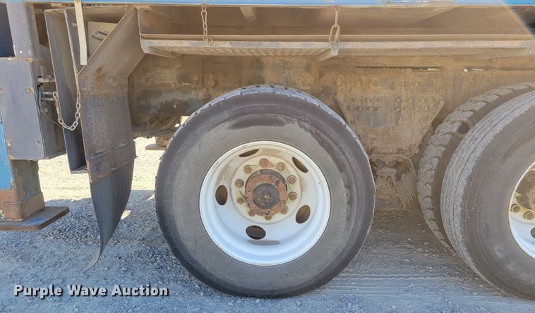 image for item DM8047 2009 International WorkStar 7500  digger derrick truck