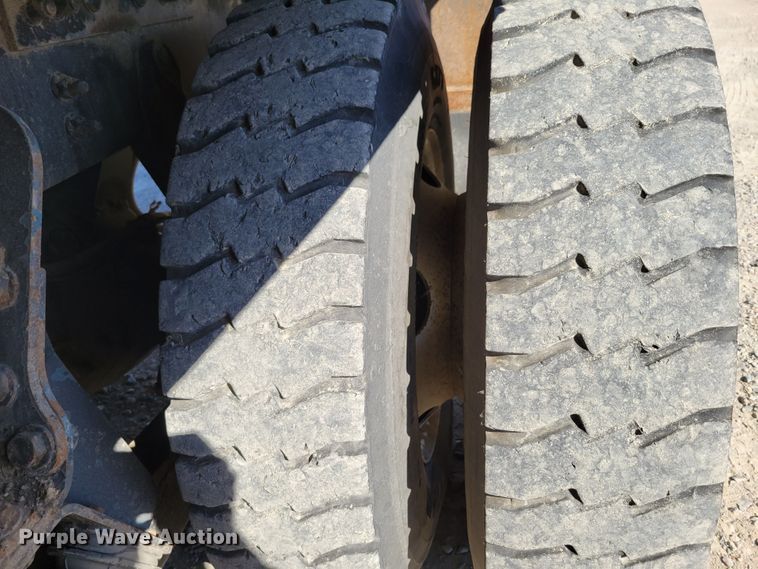 image for item DM8047 2009 International WorkStar 7500  digger derrick truck