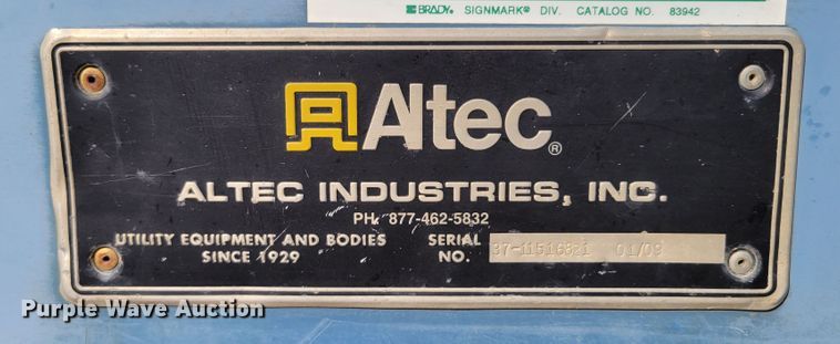 image for item DM8047 2009 International WorkStar 7500  digger derrick truck