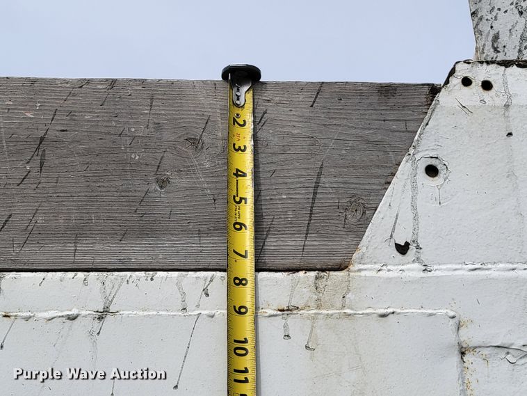 image for item DM8048 1997 Mack RD688S  dump truck