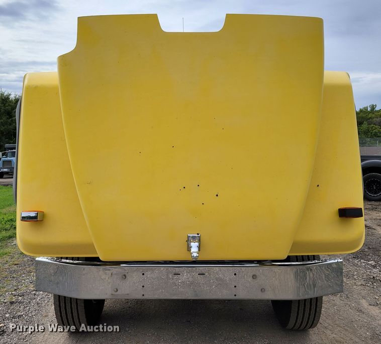 image for item DM8048 1997 Mack RD688S  dump truck