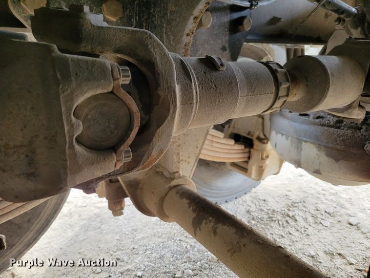 image for item DM8048 1997 Mack RD688S  dump truck