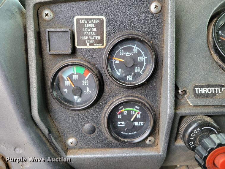 image for item DM8048 1997 Mack RD688S  dump truck