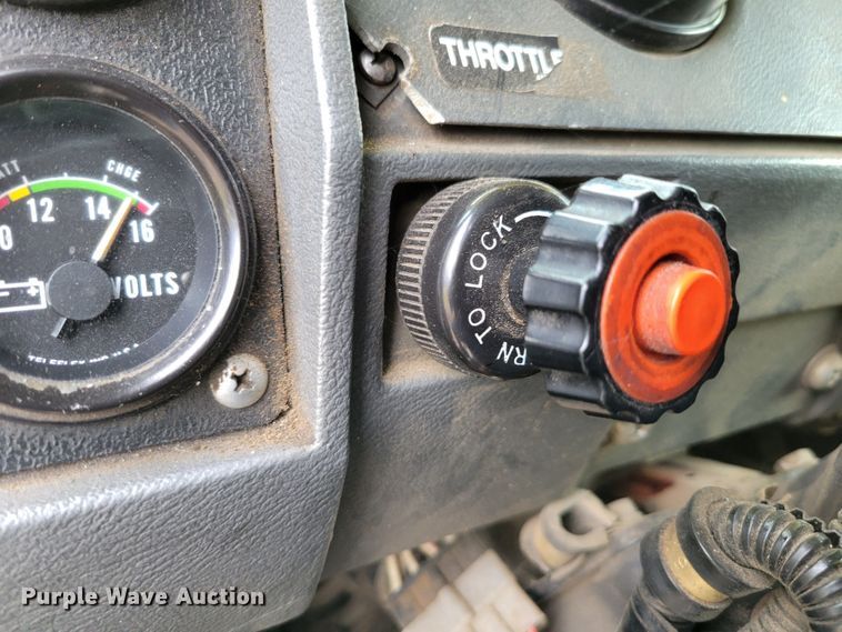 image for item DM8048 1997 Mack RD688S  dump truck