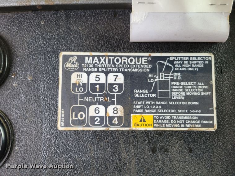 image for item DM8048 1997 Mack RD688S  dump truck