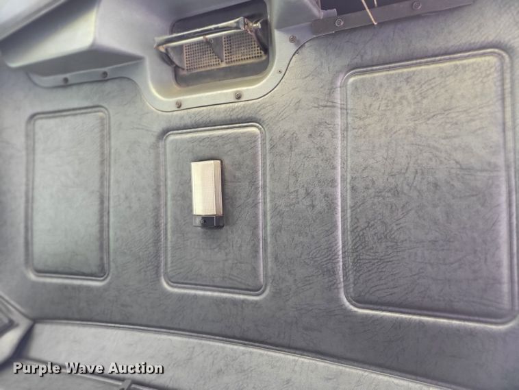 image for item DM8048 1997 Mack RD688S  dump truck