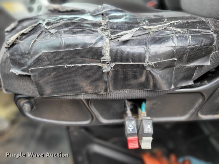 image for item DM8048 1997 Mack RD688S  dump truck