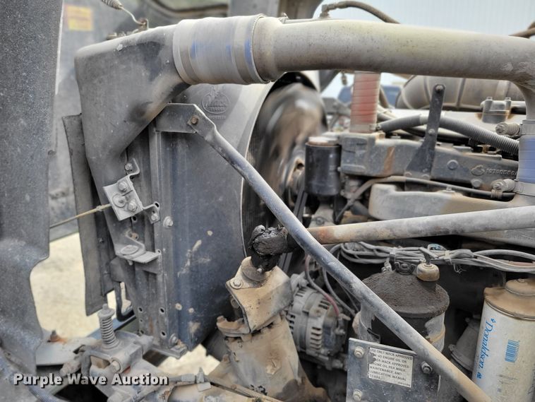 image for item DM8048 1997 Mack RD688S  dump truck