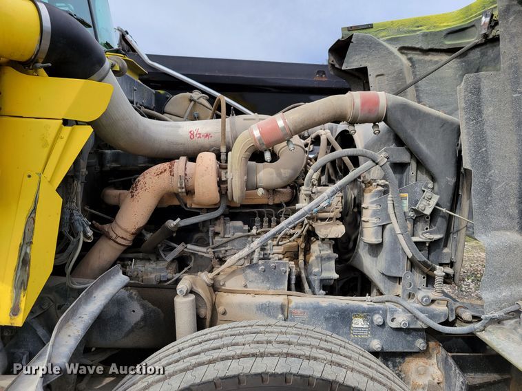 image for item DM8048 1997 Mack RD688S  dump truck