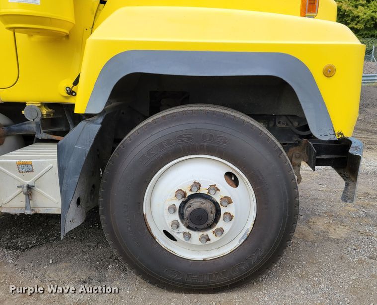 image for item DM8048 1997 Mack RD688S  dump truck