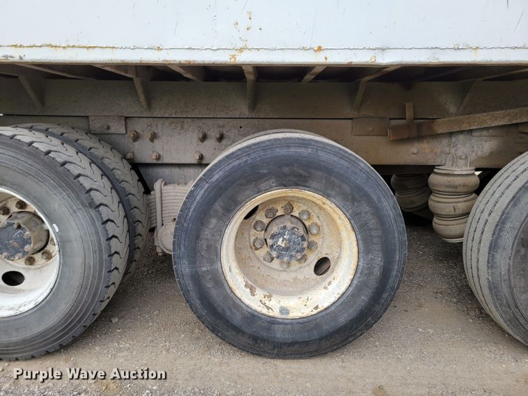 image for item DM8048 1997 Mack RD688S  dump truck