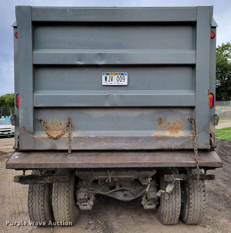 image for item DM8049 1995 Mack DM690S  dump truck