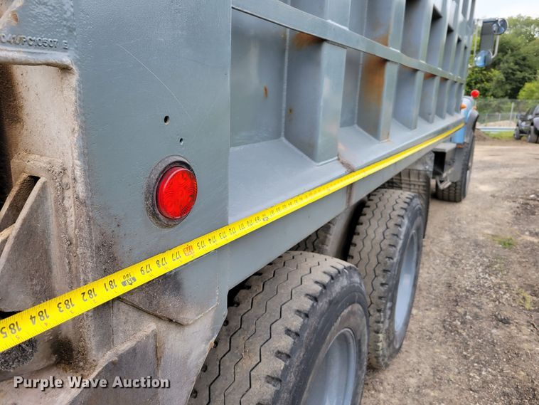 image for item DM8049 1995 Mack DM690S  dump truck