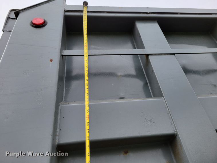 image for item DM8049 1995 Mack DM690S  dump truck