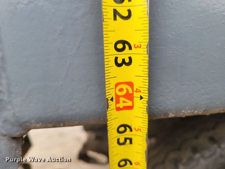 image for item DM8049 1995 Mack DM690S  dump truck