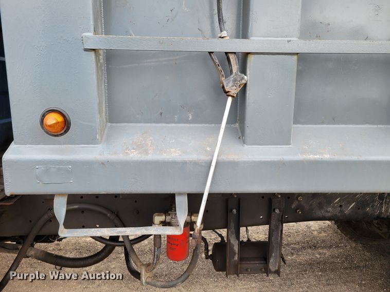 image for item DM8049 1995 Mack DM690S  dump truck