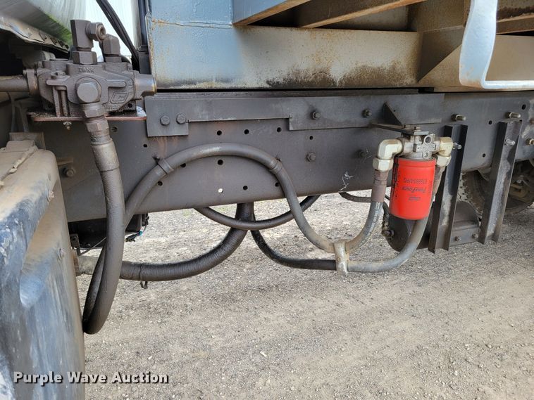 image for item DM8049 1995 Mack DM690S  dump truck