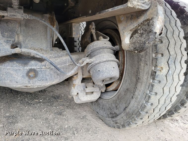 image for item DM8049 1995 Mack DM690S  dump truck