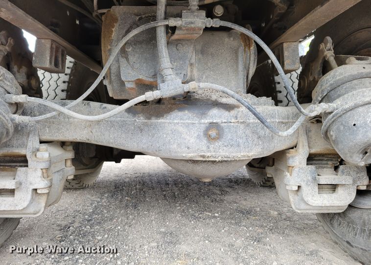 image for item DM8049 1995 Mack DM690S  dump truck