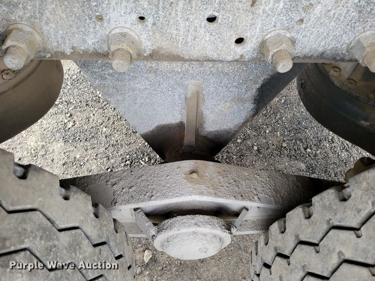 image for item DM8049 1995 Mack DM690S  dump truck