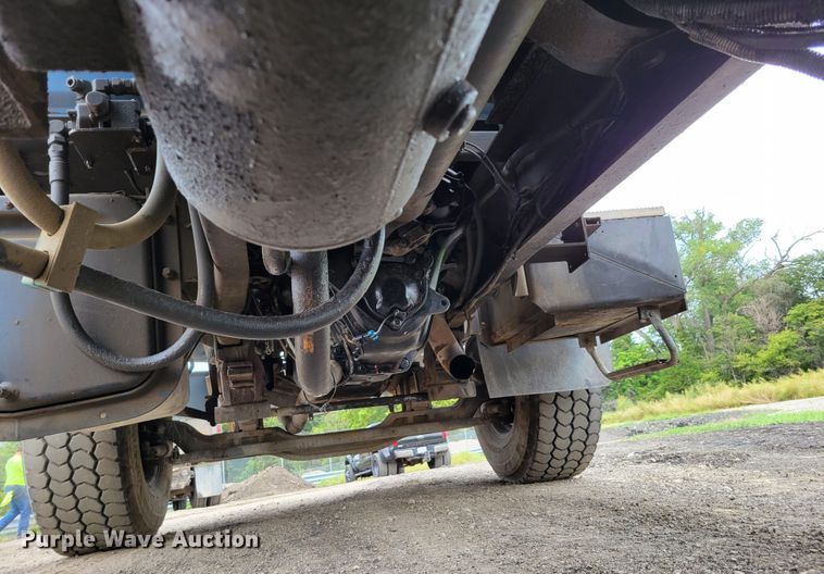 image for item DM8049 1995 Mack DM690S  dump truck