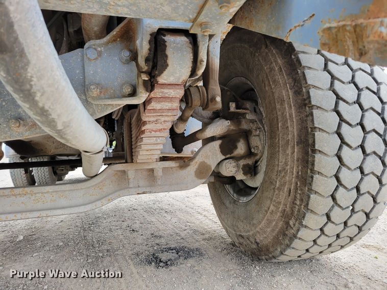 image for item DM8049 1995 Mack DM690S  dump truck