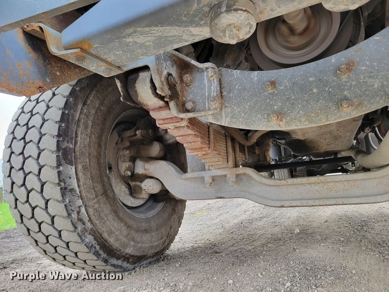 image for item DM8049 1995 Mack DM690S  dump truck