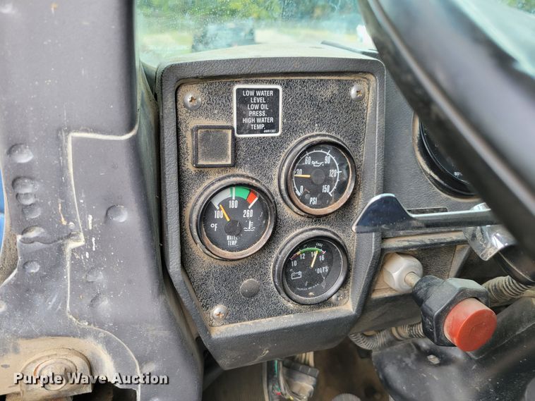 image for item DM8049 1995 Mack DM690S  dump truck