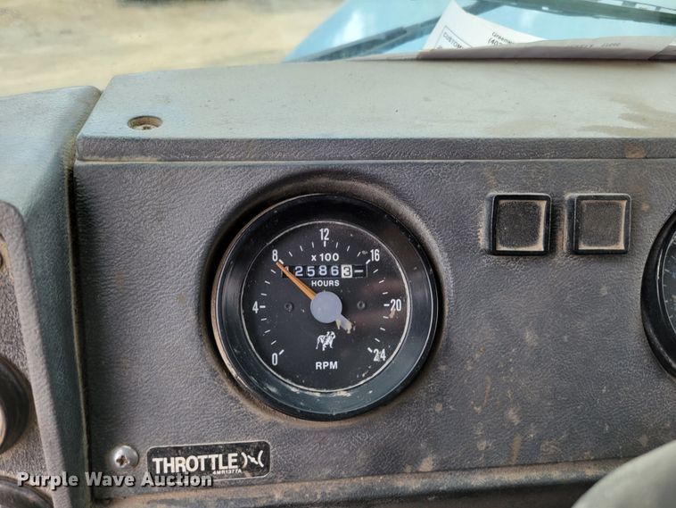 image for item DM8049 1995 Mack DM690S  dump truck