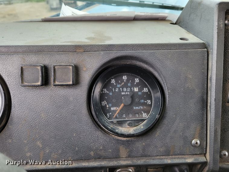 image for item DM8049 1995 Mack DM690S  dump truck