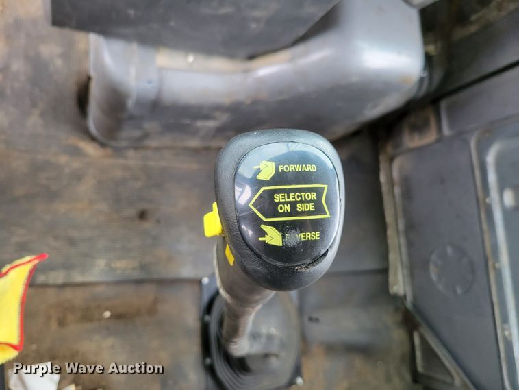 image for item DM8049 1995 Mack DM690S  dump truck