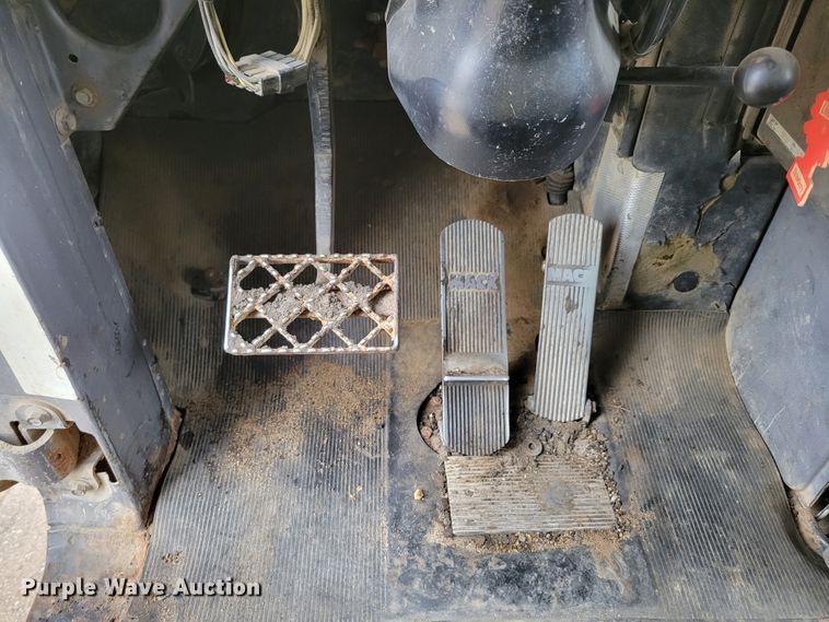 image for item DM8049 1995 Mack DM690S  dump truck