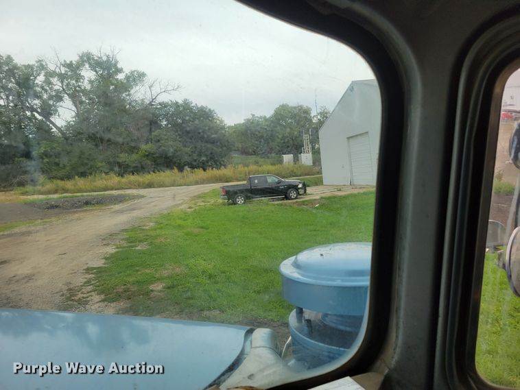 image for item DM8049 1995 Mack DM690S  dump truck