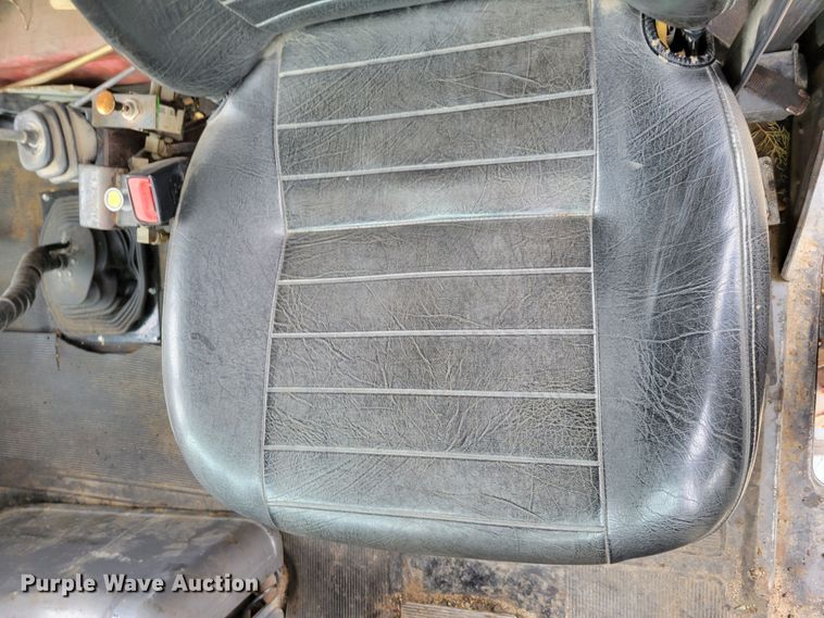 image for item DM8049 1995 Mack DM690S  dump truck