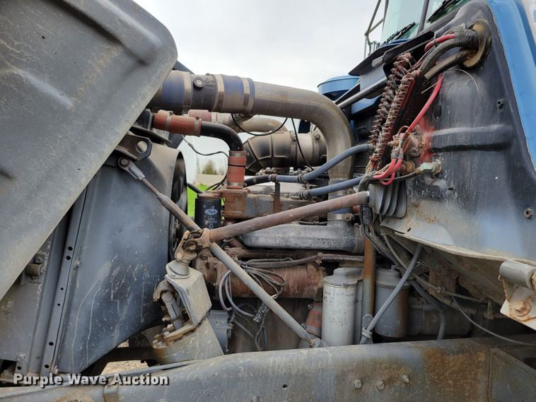 image for item DM8049 1995 Mack DM690S  dump truck