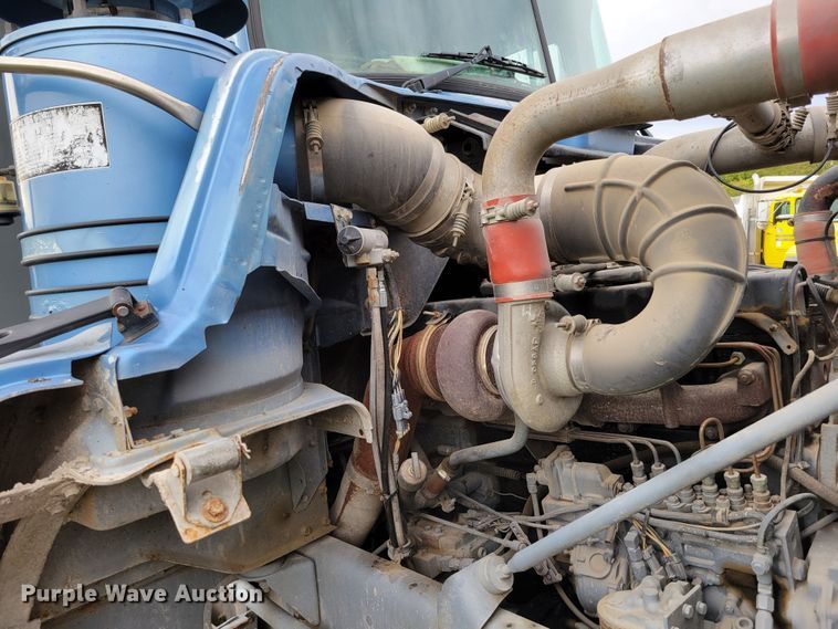 image for item DM8049 1995 Mack DM690S  dump truck