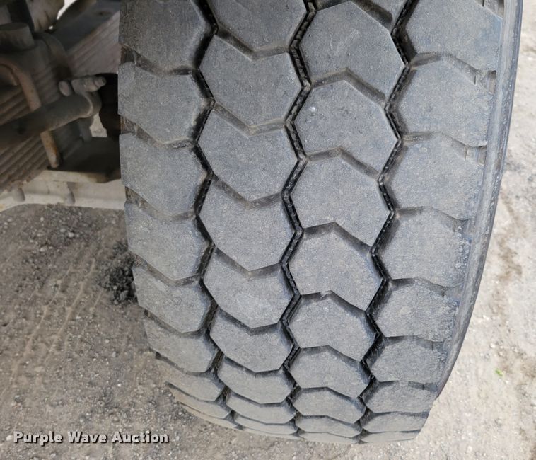 image for item DM8049 1995 Mack DM690S  dump truck